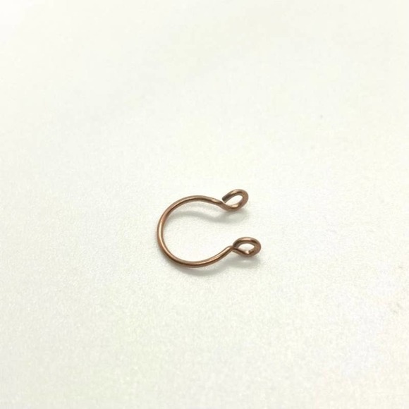 SINGLE Fake Septum Nose Ring Cuff - Rose Gold - Picture 5 of 6